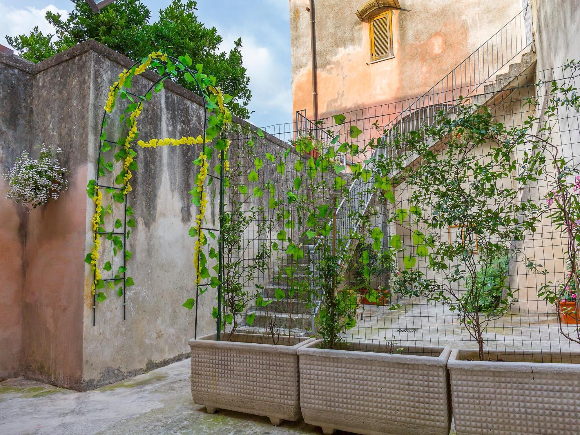 Al Vicolo Stretto Bed & Breakfast Santa Maria a Vico ภายนอก รูปภาพ