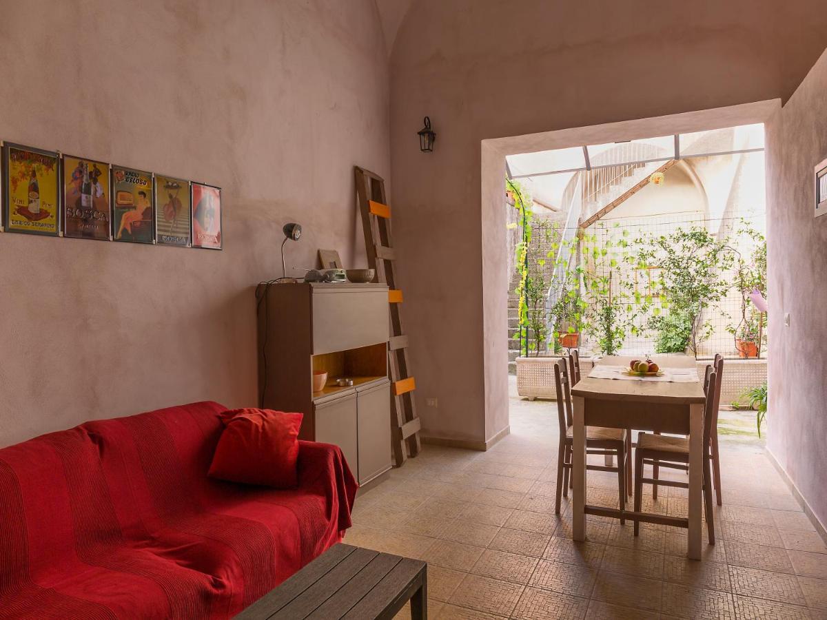 Al Vicolo Stretto Bed & Breakfast Santa Maria a Vico ภายนอก รูปภาพ